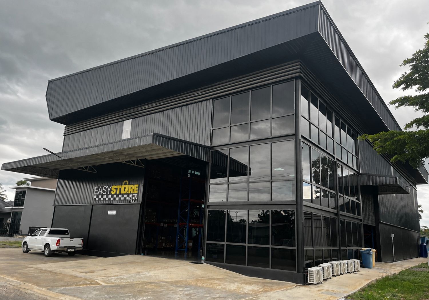 EasyStore Phetchaburi self-storage facility